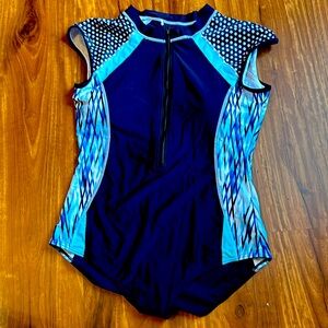 One piece swimsuit half zip XL with removable cups